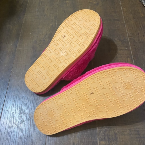 Juicy Couture Fuzzy slide slippers in hot pink - Picture 8 of 8